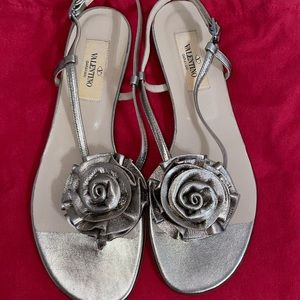 Valentino Garavani Metallic Gold Floral Slingback Flat Sandals a